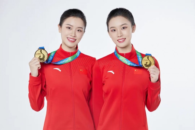 雙姝躍浪，椰香遠(yuǎn)揚(yáng)——宗師傅食品官宣簽約世界跳水冠軍夏冰清、夏玉潔為形象代言人